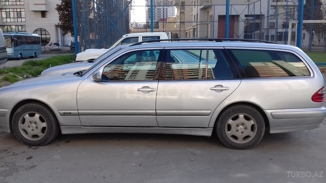 Mercedes E 240 1999, 192,000 km - 2.4 л - Bakı