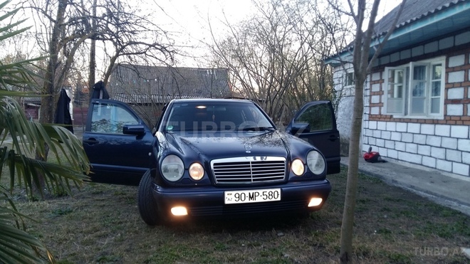 Mercedes E 240 1999, 204,094 km - 2.4 l - Zaqatala