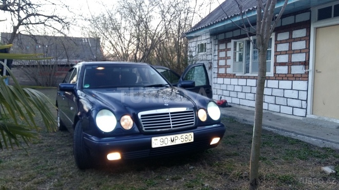 Mercedes E 240 1999, 204,094 km - 2.4 l - Zaqatala