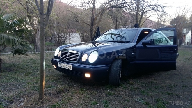 Mercedes E 240 1999, 204,094 km - 2.4 l - Zaqatala