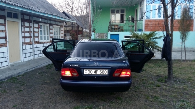 Mercedes E 240 1999, 204,094 km - 2.4 l - Zaqatala