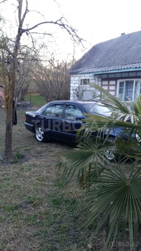 Mercedes E 240 1999, 204,094 km - 2.4 l - Zaqatala