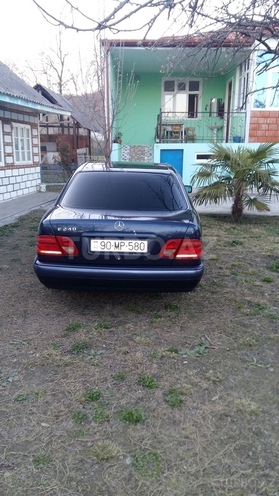 Mercedes E 240 1999, 204,094 km - 2.4 l - Zaqatala