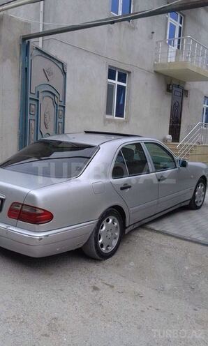 Mercedes E 240 1998, 262,000 km - 2.4 l - Bakı