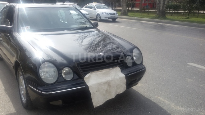 Mercedes E 220 2000, 315,000 km - 2.2 l - Bakı