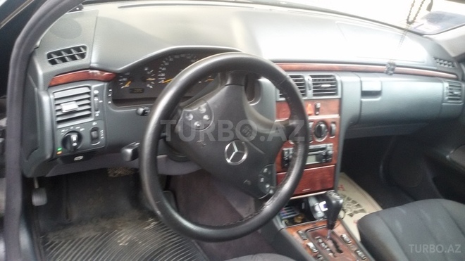 Mercedes E 220 2000, 315,000 km - 2.2 l - Bakı