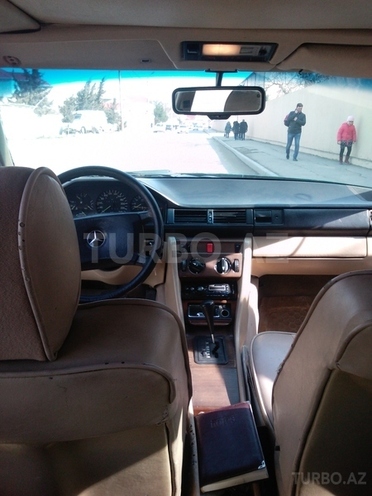 Mercedes E 260 1987, 270,000 km - 2.6 l - Bakı