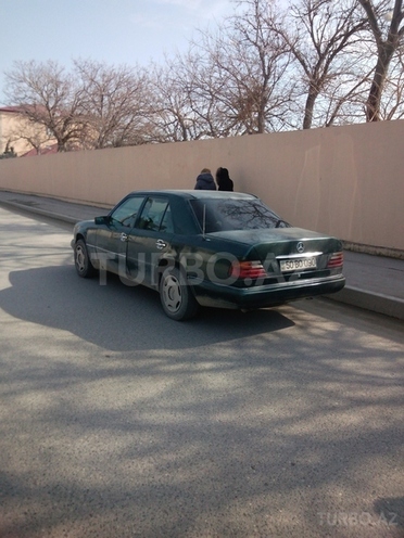 Mercedes E 260 1987, 270,000 km - 2.6 l - Bakı