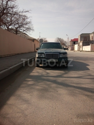 Mercedes E 260 1987, 270,000 km - 2.6 l - Bakı