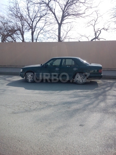 Mercedes E 260 1987, 270,000 km - 2.6 l - Bakı