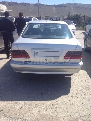 Mercedes E 320 2000, 366,000 km - 3.2 л - Bakı