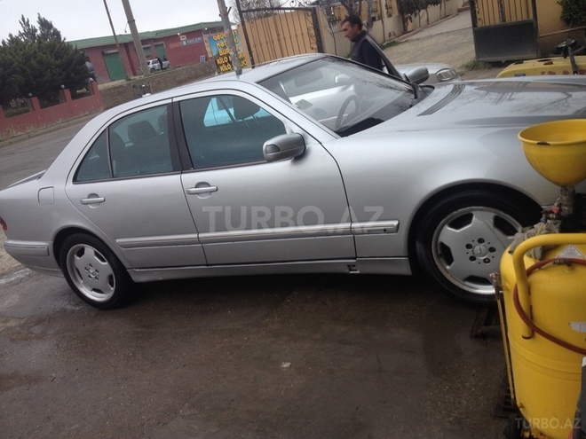 Mercedes E 320 2000, 366,000 km - 3.2 л - Bakı