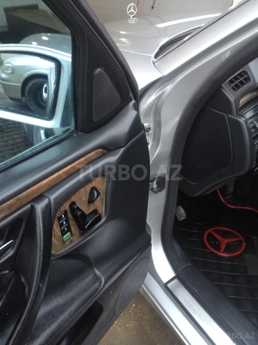 Mercedes E 320 2000, 366,000 km - 3.2 л - Bakı