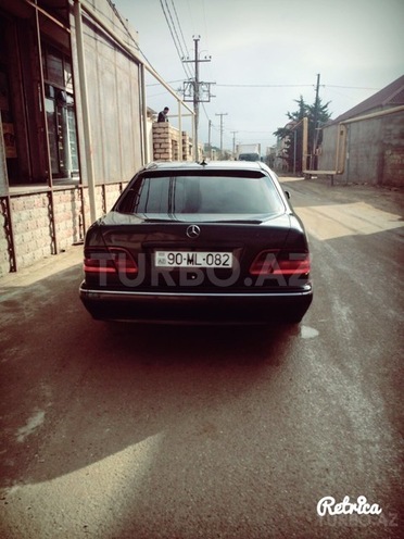 Mercedes E 270 1999, 250,000 km - 2.7 l - Bakı