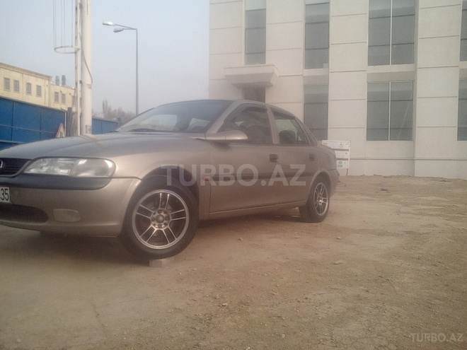 Opel Vectra 1997, 450,000 km - 1.8 л - Bakı