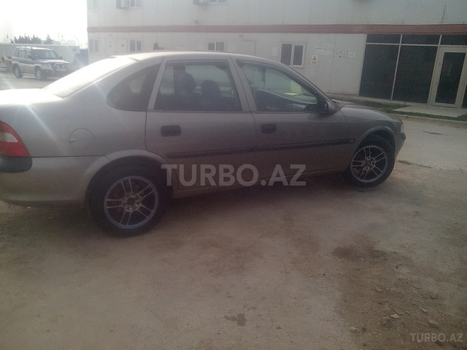 Opel Vectra 1997, 450,000 km - 1.8 л - Bakı