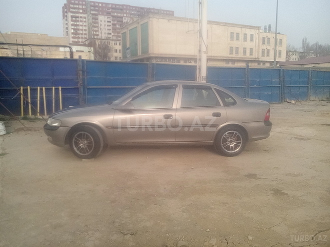 Opel Vectra 1997, 450,000 km - 1.8 л - Bakı