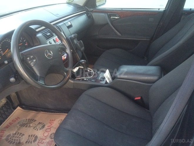 Mercedes E 220 2000, 260,000 km - 2.2 l - Bakı