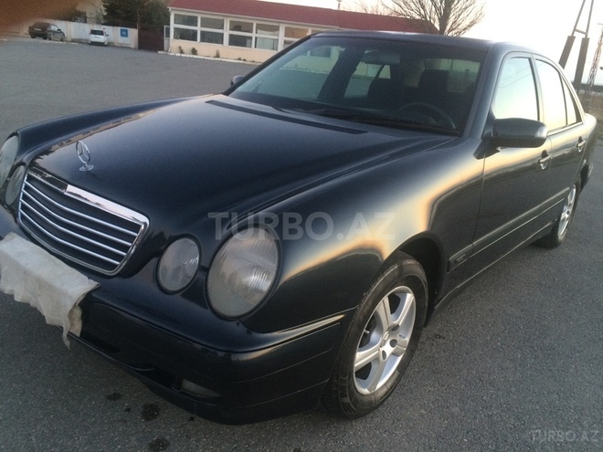 Mercedes E 220 2000, 260,000 km - 2.2 l - Bakı