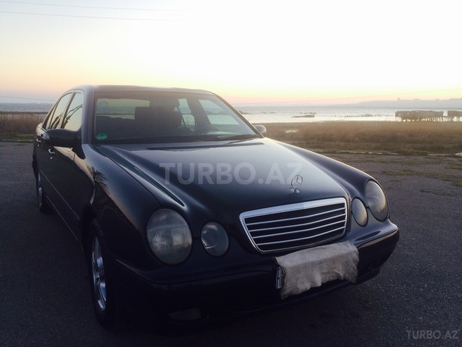 Mercedes E 220 2000, 260,000 km - 2.2 l - Bakı