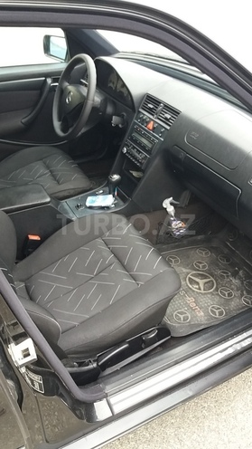 Mercedes C 240 2000, 358,359 km - 2.4 l - Sumqayıt