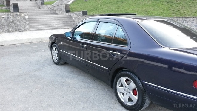 Mercedes E 240 1998, 235,000 km - 2.4 l - Şəki