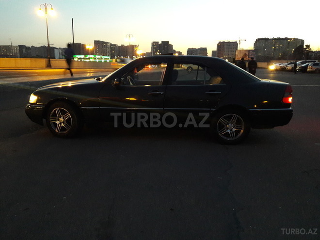 Mercedes C 180 1994, 262,138 km - 1.8 l - Bakı