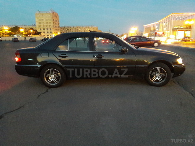 Mercedes C 180 1994, 262,138 km - 1.8 l - Bakı