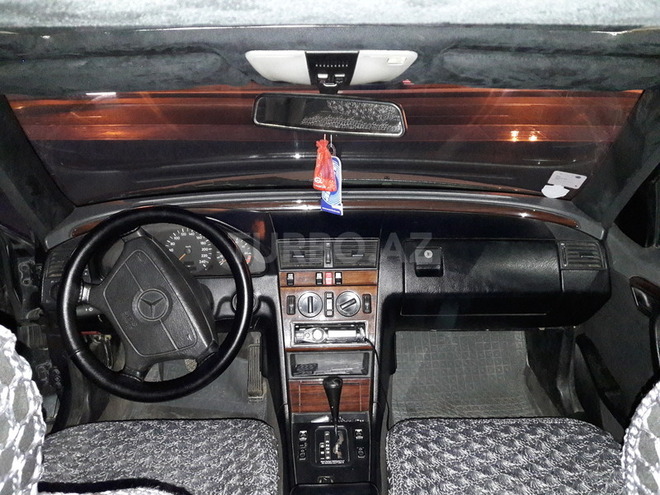 Mercedes C 180 1994, 262,138 km - 1.8 l - Bakı