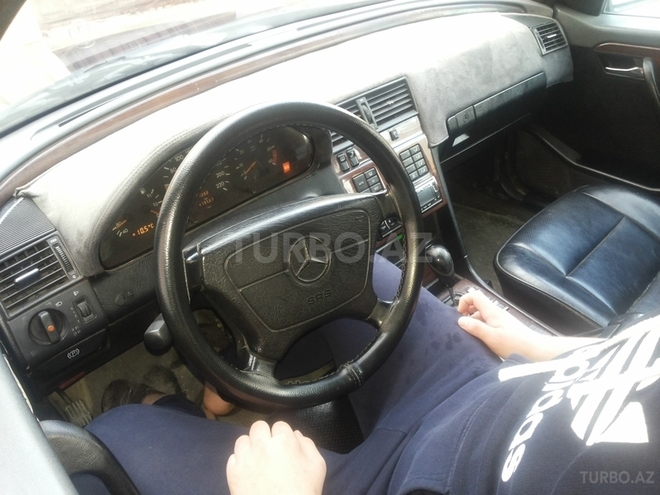 Mercedes C 220 1995, 385,179 km - 2.2 l - Bakı