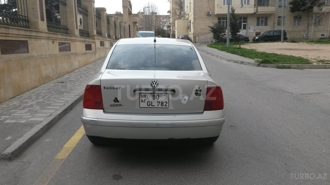Volkswagen Passat 1998, 178,000 km - 2.0 l - Bakı