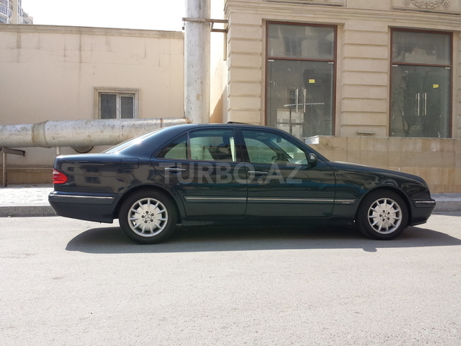 Mercedes E 240 2000, 171,000 km - 2.6 l - Bakı