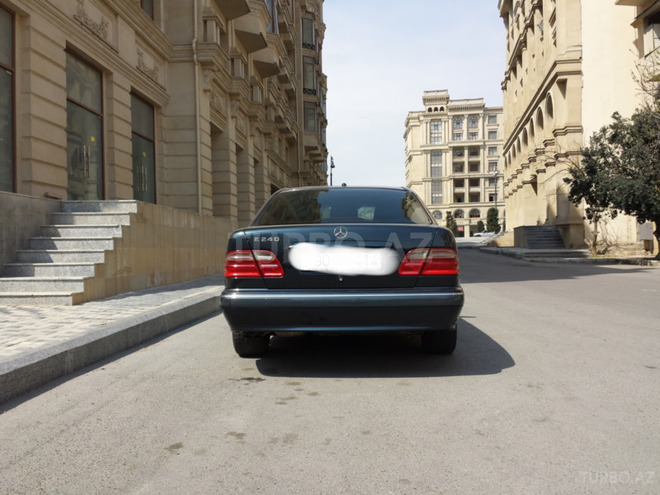 Mercedes E 240 2000, 171,000 km - 2.6 l - Bakı