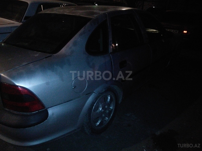 Opel Vectra 1996, 180,000 km - 1.6 l - Gəncə