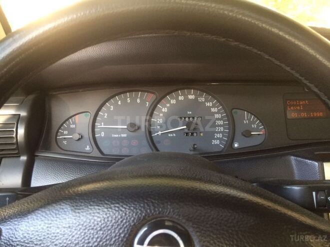 Opel Omega 2001, 180,085 km - 3.0 l - Bakı