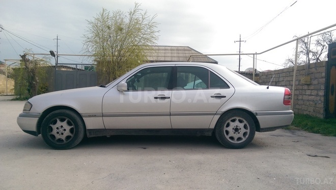 Mercedes C 220 1996, 295,000 km - 2.2 l - Bakı