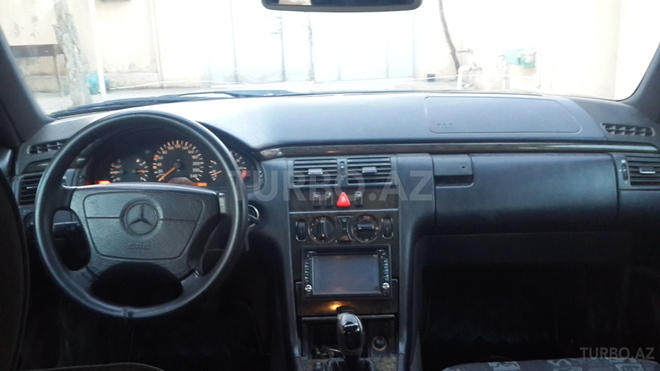 Mercedes E 240 1998, 423,325 km - 2.4 л - Bakı