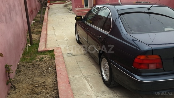 BMW 523 1997, 303,000 km - 2.5 л - Bakı
