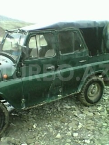 UAZ 469 1985, 32,000 km - 2.4 l - Quba