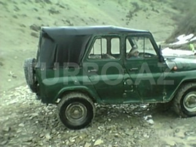 UAZ 469 1985, 32,000 km - 2.4 l - Quba