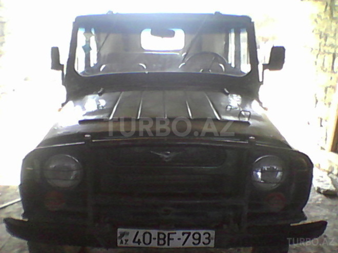 UAZ 469 1985, 32,000 km - 2.4 l - Quba