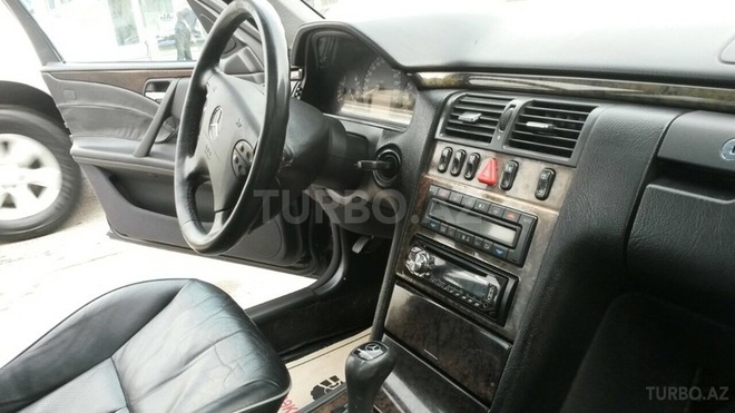 Mercedes E 240 2000, 169,000 km - 2.4 l - Bakı