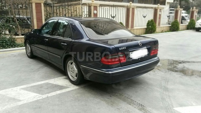 Mercedes E 240 2000, 169,000 km - 2.4 l - Bakı