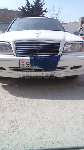 Mercedes C 220 2000, 134,565 km - 2.2 l - Bakı