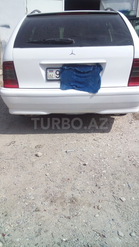 Mercedes C 220 2000, 134,565 km - 2.2 l - Bakı