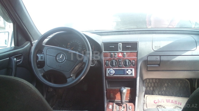 Mercedes C 220 2000, 134,565 km - 2.2 l - Bakı