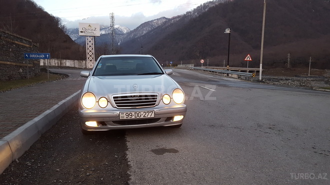 Mercedes E 240 1999, 210,000 km - 2.4 л - Qəbələ