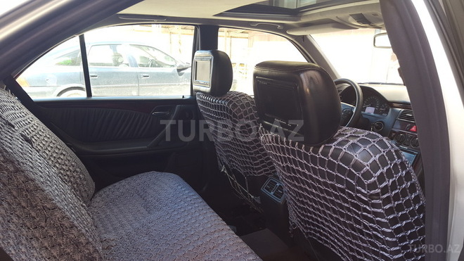 Mercedes E 240 1999, 210,000 km - 2.4 л - Qəbələ