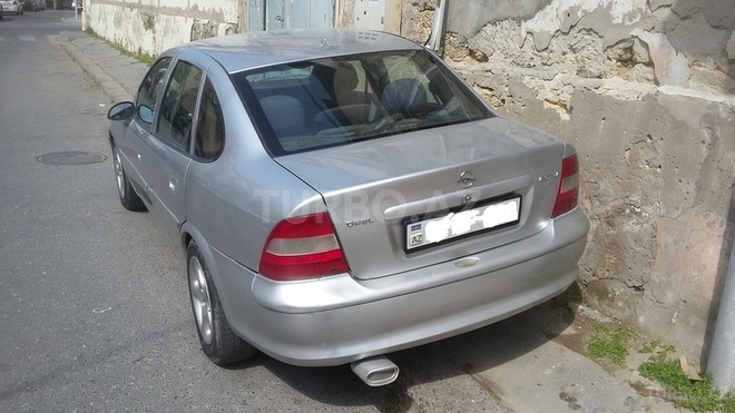 Opel Vectra 1996, 335,000 km - 1.8 л - Bakı