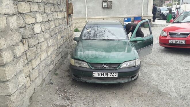 Opel Vectra 1996, 300,000 km - 2.5 l - Bakı